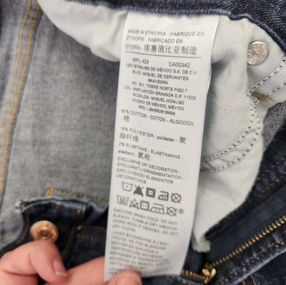 Signature by Levi Strauss Women's cropped cuffed Jeans - Blue Denim size 18 - Picture 7 of 7